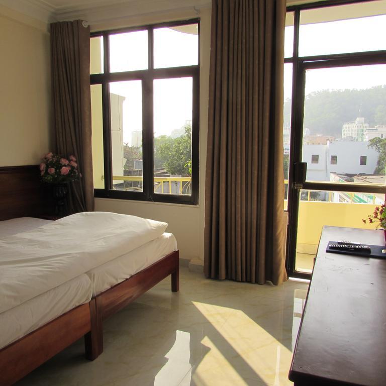 Viet Nhat Halong Hotel - Bai Chay Ha Long Exteriör bild