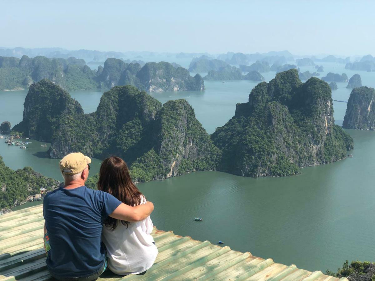 Viet Nhat Halong Hotel - Bai Chay Ha Long Exteriör bild